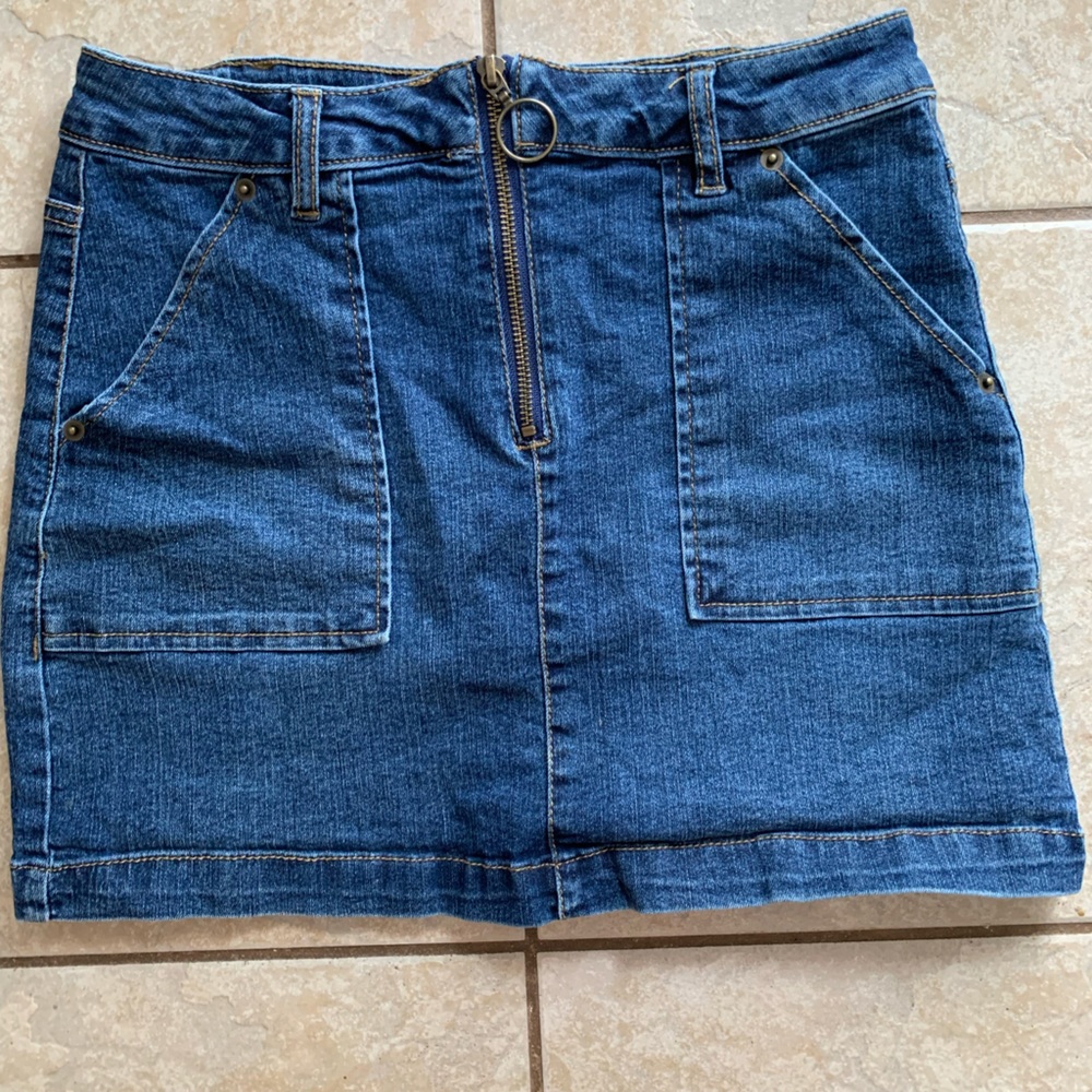💘2/$20💘 Size 5 Denim Half Zip Mini Skirt with Pockets